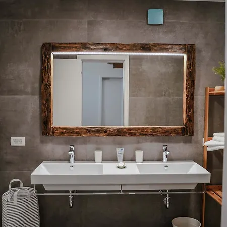 Sked'n Apartment Bled